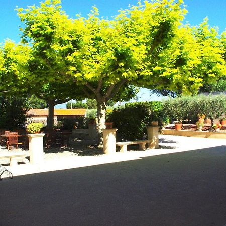 Saint-Saturnin-lès-Avignon Le Mas De L'Amandier מראה חיצוני תמונה