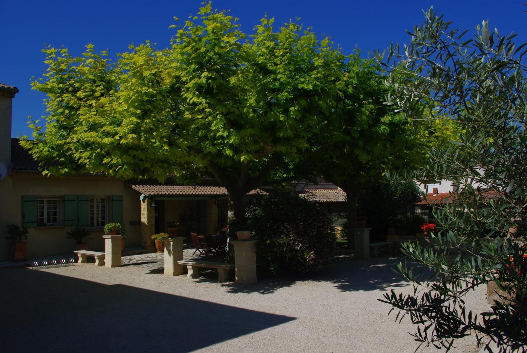 Saint-Saturnin-lès-Avignon Le Mas De L'Amandier מראה חיצוני תמונה